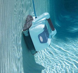 Check for water in the pool cleaner’s handle, as this may cause the unit’s brushes to lift off the wall, causing the cleaner to fall off.