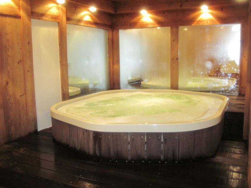 Health benefits of jacuzzis and hot tubs